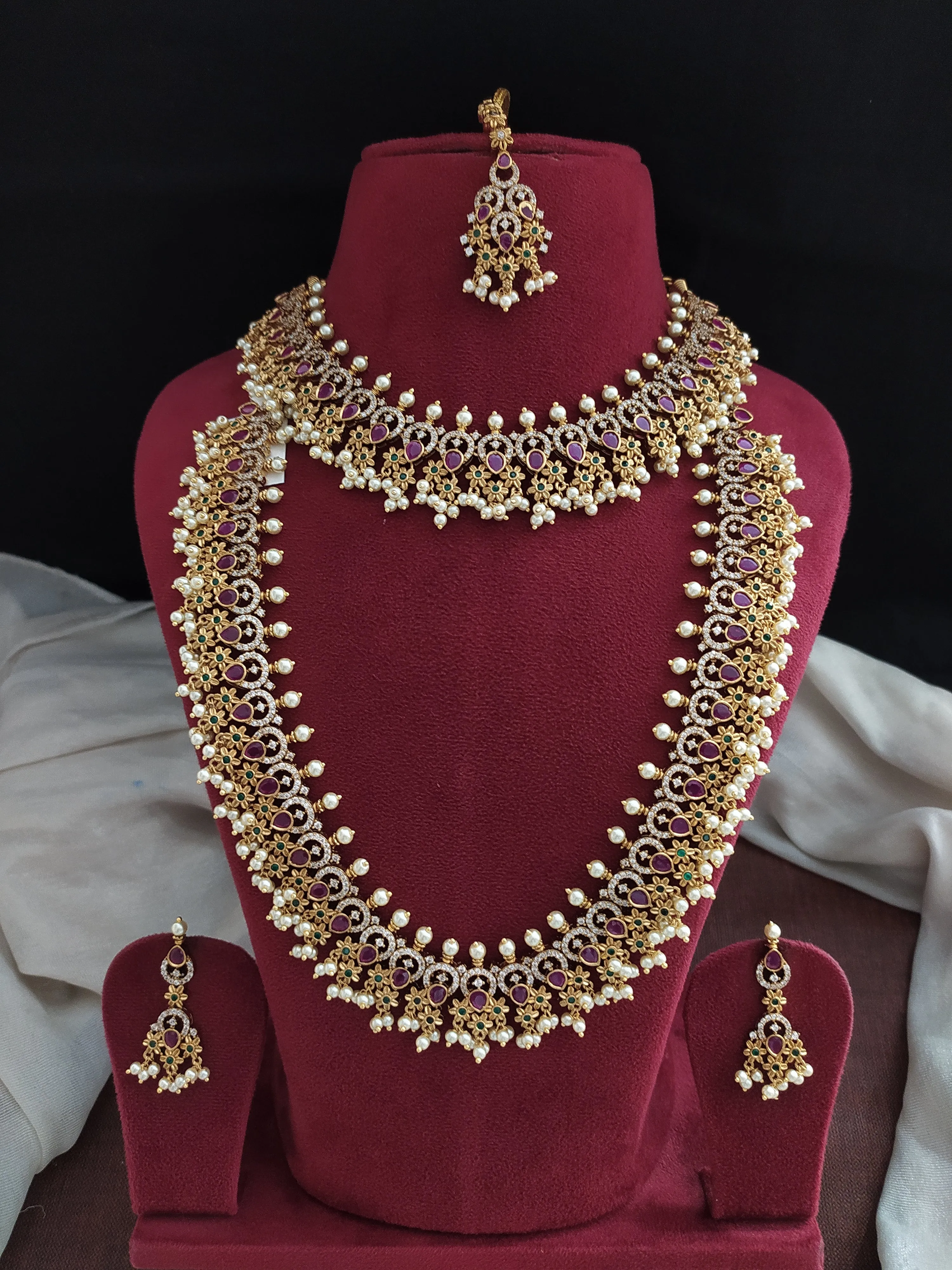 Budget-Friendly Guttupusalu Semi-Bridal Set with Kemp & Zircon Stones