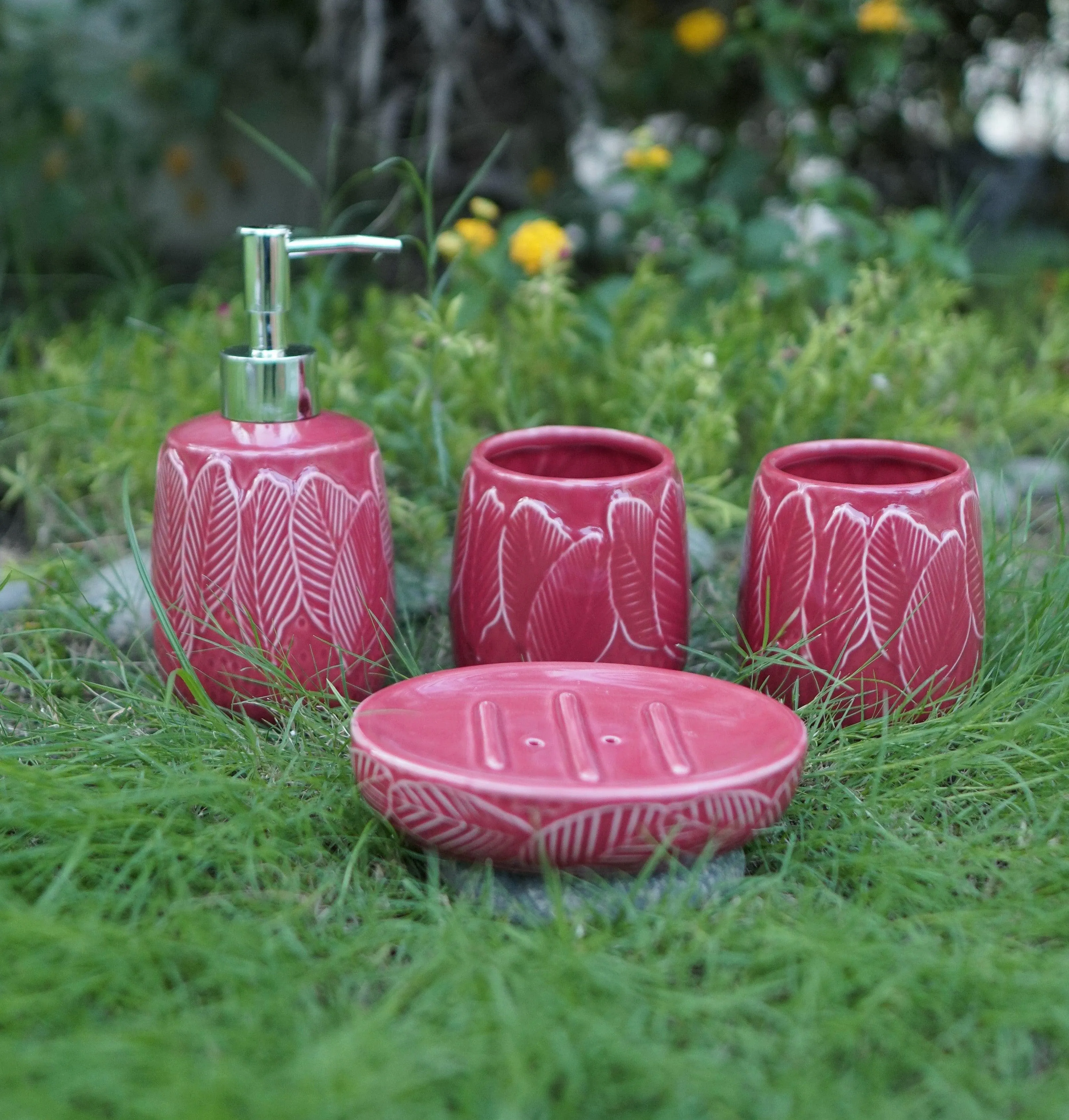 Leaf Ceramic Bathroom Set - Cherry Red