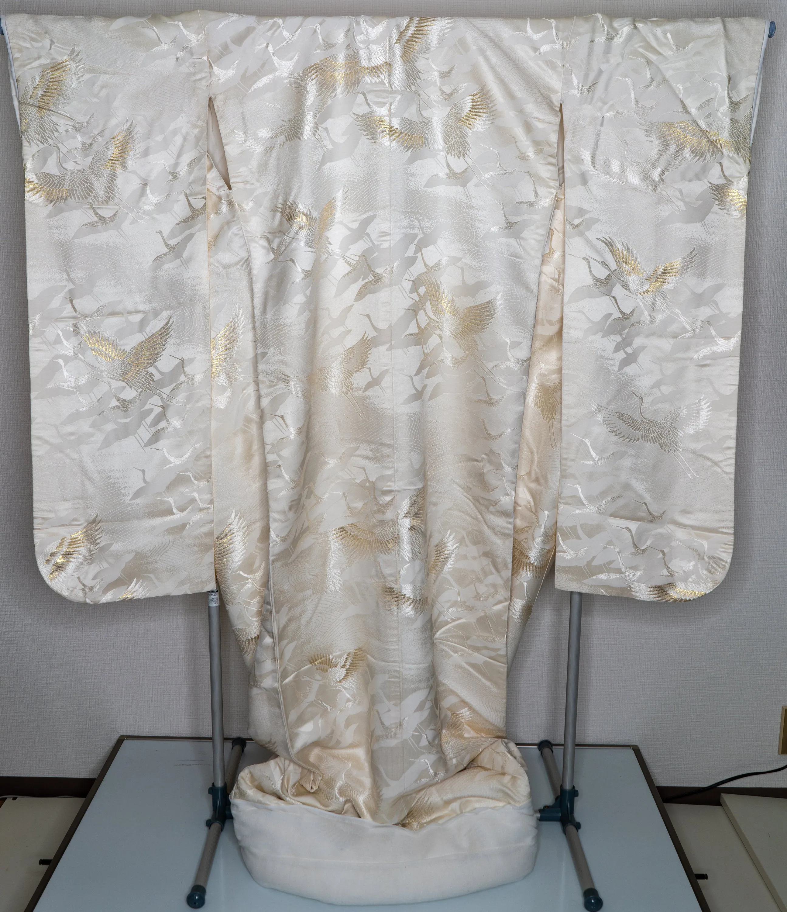 Vintage Shiromuku Uchikake Wedding Kimono - Long Heavy Silk Japanese Bridal Dress